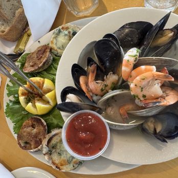 Brophy Bros - Hot Combo - Seafood Near Me - Santa Barbara, California