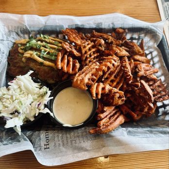Hook & Line Pub - Crab cake platter yeah! - Seafood Near Me - Port Angeles, Washington
