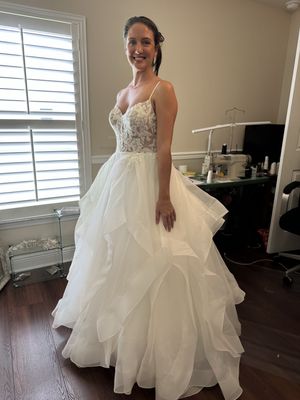 Wedding gowns -Formal Dress - Your special day deserves the perfect fit! Whether it’s a wedding dress that needs subtle adjustments or a major transformation, I offer personalized bridal alterations to make your dream gown flawless. With years of experience and meticulous attention to detail, I ensure comfort, style, and confidence for every bride.
