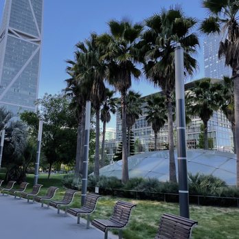 Salesforce Park - Lots of seating areas! - Parks Near Me - San Francisco, California