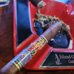 Island Girl Cigar Bar - Calypso cigar