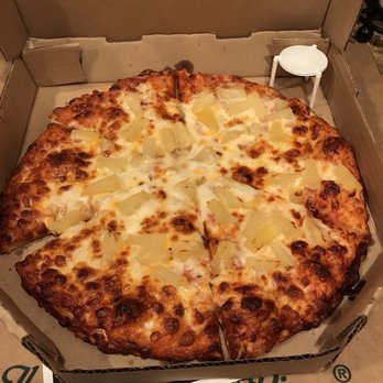 Round Table Pizza - Pizza Near Me - Burbank, California