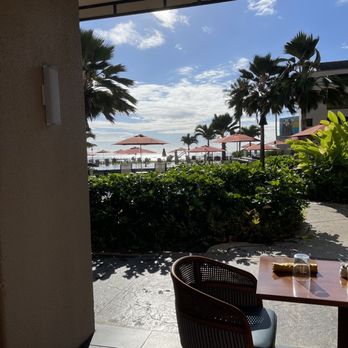 Daybreak - a view of the beach from a restaurant - Breakfast & Brunch Near Me - Kapaa, Hawaii