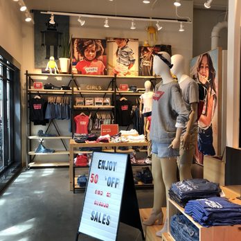 Levi’s Store - Women's Clothing Near Me - Orlando, Florida