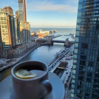 Swissôtel Chicago - Tea with a beautiful view! - Hotels Near Me - Chicago, Illinois