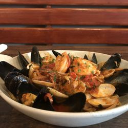 Tre Sorelle Ristorante & Pizzeria