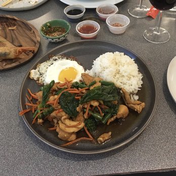 Mod's Thai House - Thai Basil Chicken (add egg) - Thai Near Me - Basalt, Colorado