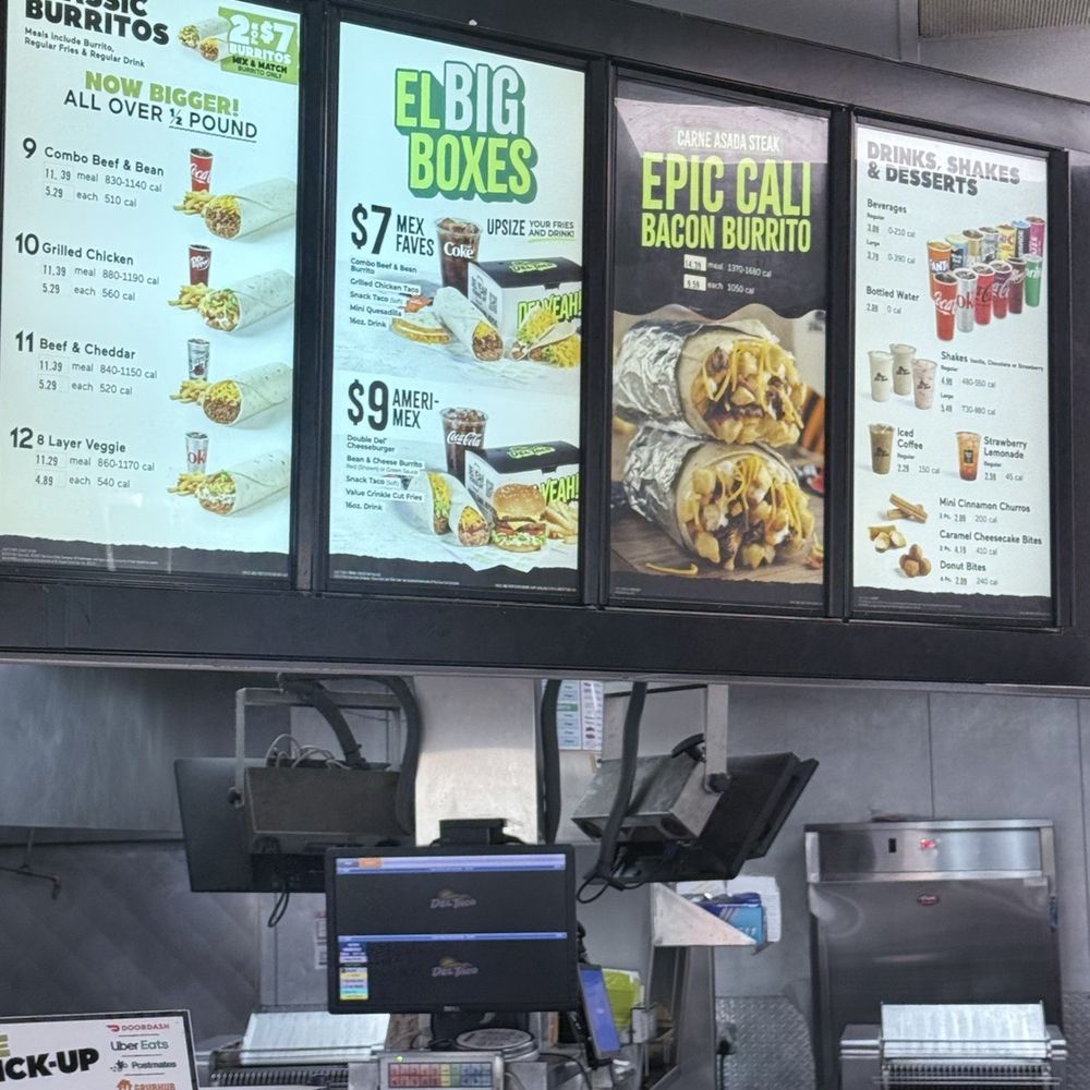 Del Taco - Mexican Near Me - Palm Desert, California