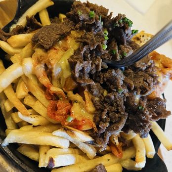 Hungry Crowd - Dirty Fries - New American Near Me - Los Angeles, California