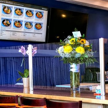 Peter's Kitchen - Looks like they got flowers on opening day! Very nice - Ramen Near Me - Silverdale, Washington Peter's Kitchen - Looks like they got flowers on opening day! Very nice - Ramen Near Me - Silverdale, Washington