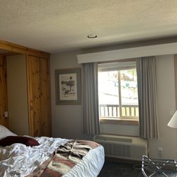 Red Wolf Lodge at Squaw Valley - Bed was pretty comfy...!
