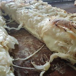 Pizzeria California Delivery - Fugazzetta fugando queso