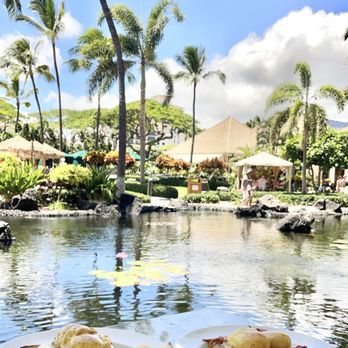 Longhi's - Crab Cake Benedict $31 & Maine Lobster Benedict $36 - Seafood Near Me - Kapolei, Hawaii Longhi's - Crab Cake Benedict $31 & Maine Lobster Benedict $36 - Seafood Near Me - Kapolei, Hawaii
