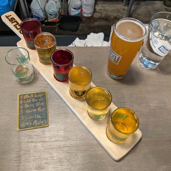 Locust Cider Market Place - Flight of six - Cideries Near Me - Seattle, Washington