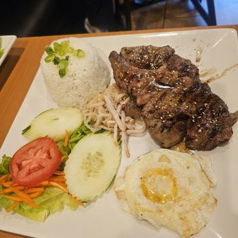 Pho Lan Asian Bistro - Vietnamese Near Me - Moore, Oklahoma