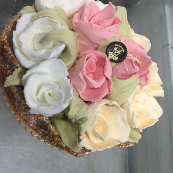 Gelaterie Odeon - Composizione di Rose gelato - Ice Cream & Frozen Yogurt Near Me - Milan, Michigan