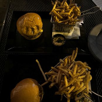 Little Bad Wolf - Bad Burger - American Near Me - Chicago, Illinois