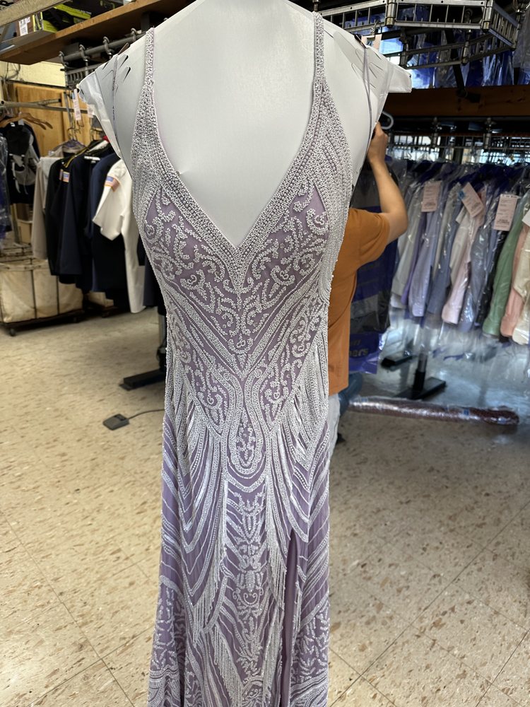 CROWN CLEANERS Updated September 2024 12 Reviews 627 Columbia