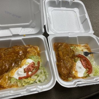 Los Hermanos - The chili rellenos. One per box for some reason and the lettuce, sour cream and tomato. No beans and rice like the menu says it comes with. - Mexican Near Me - Provo, Utah
