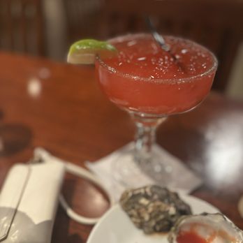 Pier 29 Waterfront Restaurant - Margarita fresa y ostiones - Seafood Near Me - Alameda, California Pier 29 Waterfront Restaurant - Margarita fresa y ostiones - Seafood Near Me - Alameda, California