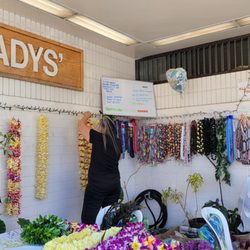 Gladys Lei Stand