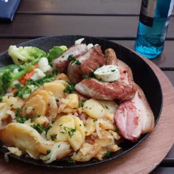 Brauhaus Sion - Rats Pfanne - medallions of pork, small bratwurst, bacon and herb butter, served with fried potatoes and vegetables Delicious - Gastropubs Near Me - Cologne, NW Brauhaus Sion - Rats Pfanne - medallions of pork, small bratwurst, bacon and herb butter, served with fried potatoes and vegetables Delicious - Gastropubs Near Me - Cologne, NW
