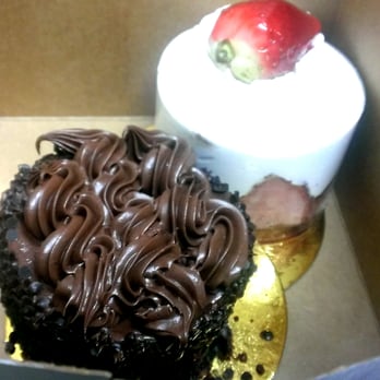 Frida's Cafe & Bakery - Strawberry shortcake and chocolate suicide - Bakeries Near Me - Largo, Florida Frida's Cafe & Bakery - Strawberry shortcake and chocolate suicide - Bakeries Near Me - Largo, Florida