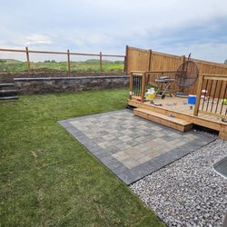 Silverdene Builders - Retaining Wall, Deck and patio installed.