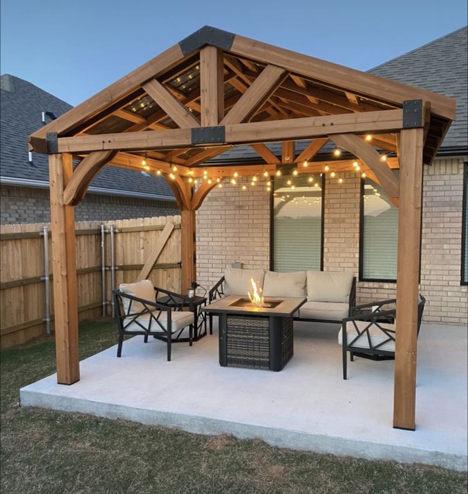 Slide of The Building Bee