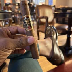 FD Cigar - Kickin back coolin'