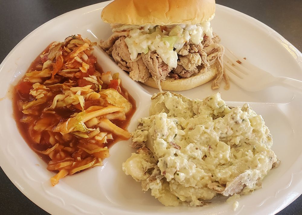 Holy Smokes BBQ of TN Logo