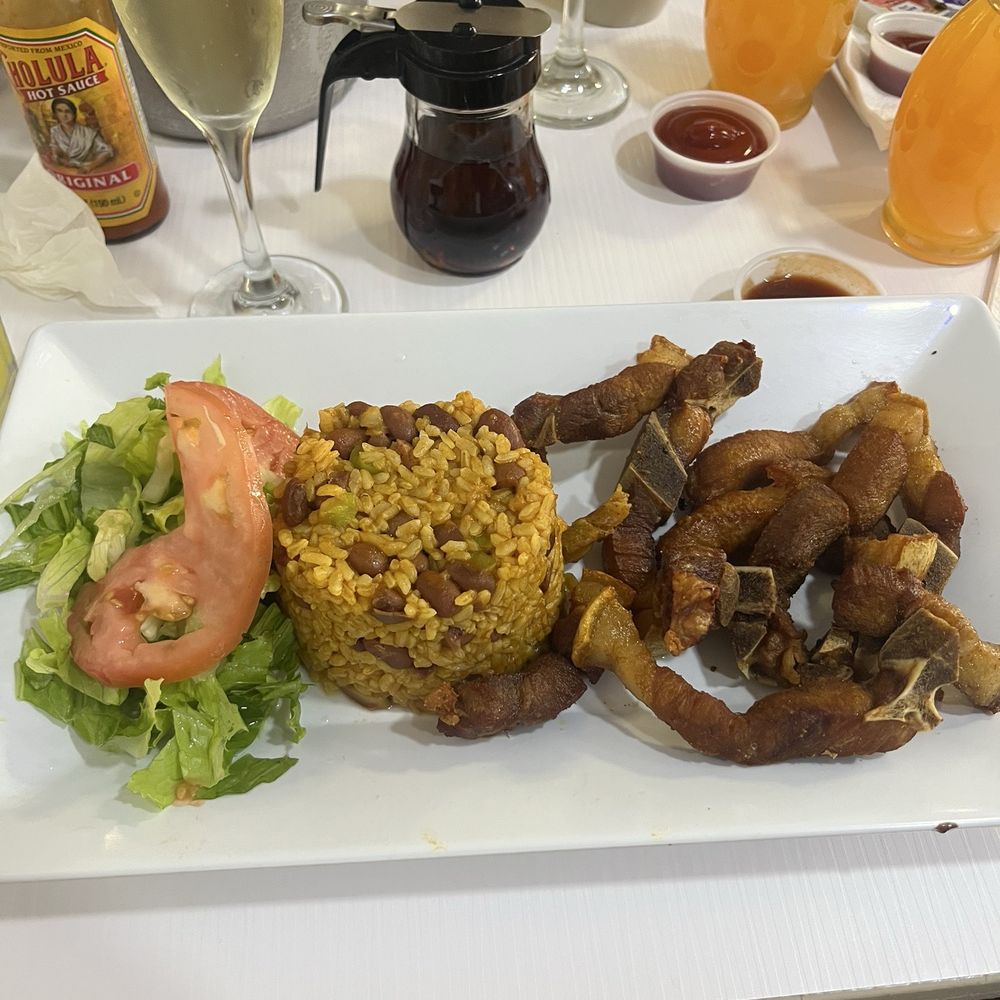 Pannes - Pork chop chuck with mamposteao - Breakfast & Brunch Near Me - San Juan, Puerto Rico Pannes - Pork chop chuck with mamposteao - Breakfast & Brunch Near Me - San Juan, Puerto Rico