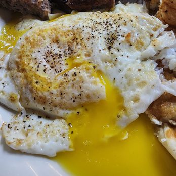 Sammy's - Perfectly cooked eggs - American Near Me - Castroville, Texas