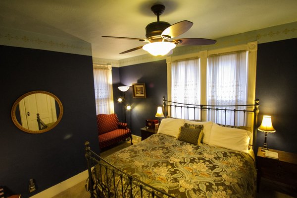 Swantown Inn by null