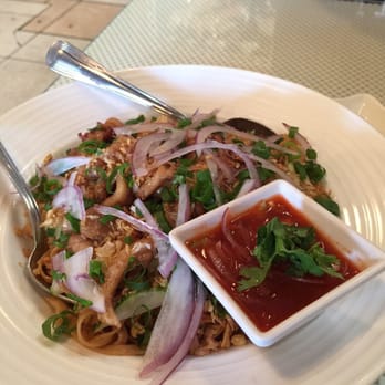 Dagon - Garlic noodle chicken - Burmese Near Me - Honolulu, Hawaii Dagon - Garlic noodle chicken - Burmese Near Me - Honolulu, Hawaii