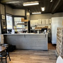 Luna Woodfired Pizza
