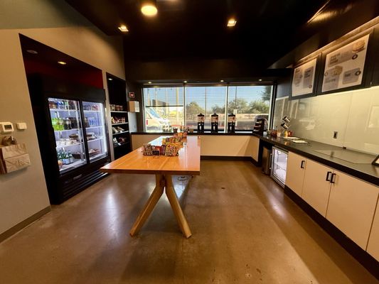Aloft Phoenix-Airport by null