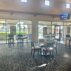 Take 5ive Grille & Bar - Dining Room