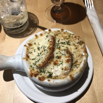 Pub des Borgia - French onion soup - Pubs Near Me - Quebec City, Quebec Pub des Borgia - French onion soup - Pubs Near Me - Quebec City, Quebec