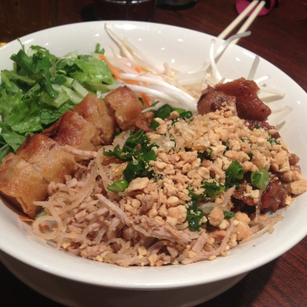 Hoa Vien Quán - Vermicelli Bowl with pork and egg roll - Vietnamese Near Me - Falls Church, Virginia Hoa Vien Quán - Vermicelli Bowl with pork and egg roll - Vietnamese Near Me - Falls Church, Virginia