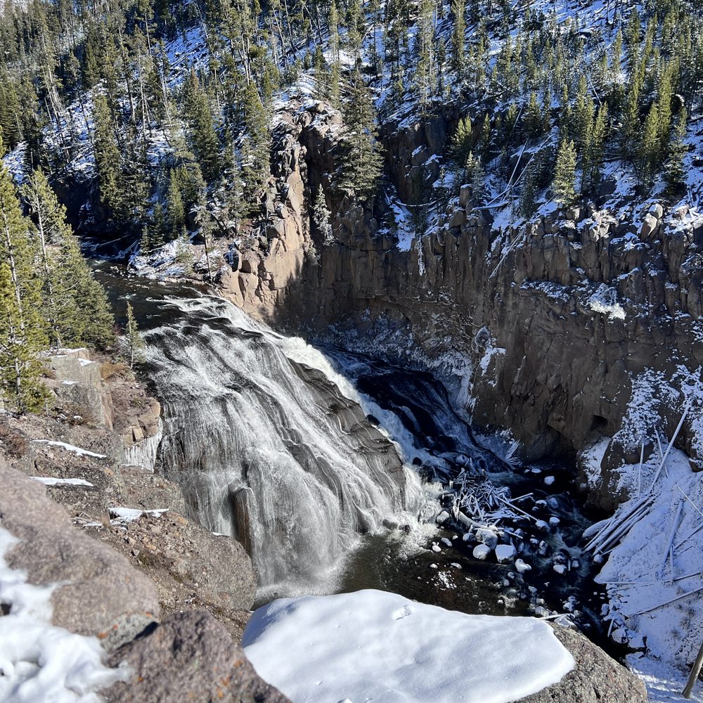 Yellowstone Day Tours - Beautiful waterfalls - Tours Near Me Yellowstone Day Tours - Beautiful waterfalls - Tours Near Me