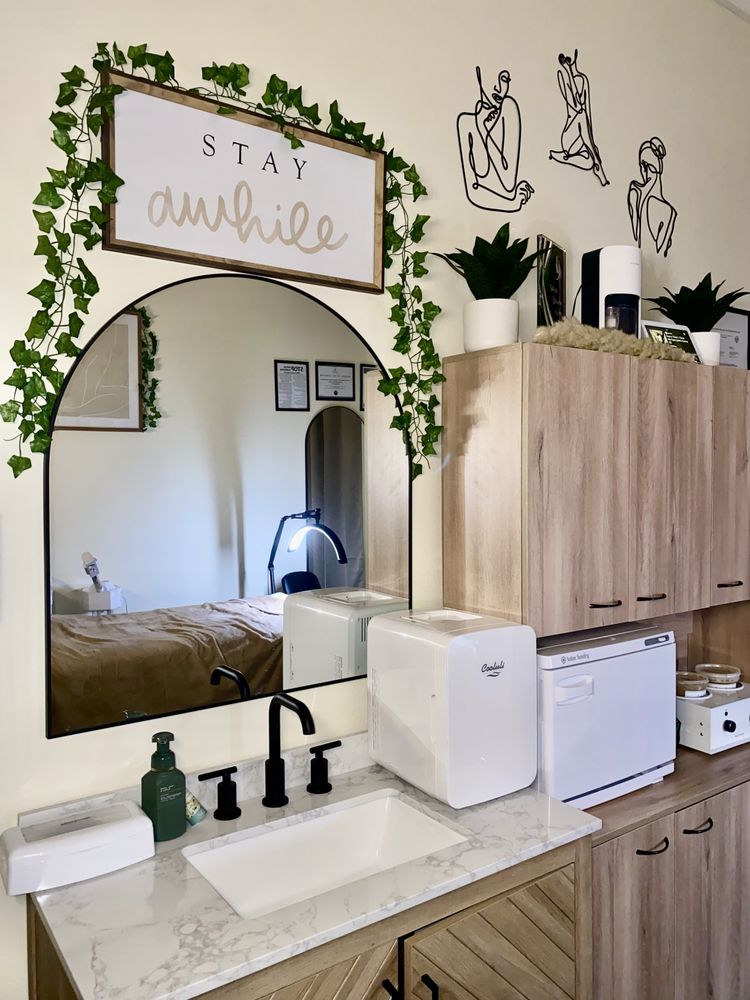 Naked Beauty Cove Logo