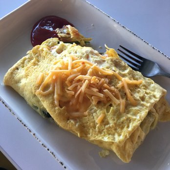 Pier Nine By Sam Choy - Made to order omelette - Buffets Near Me - Honolulu, Hawaii