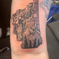 Blue Iris Tattoo & Gallery