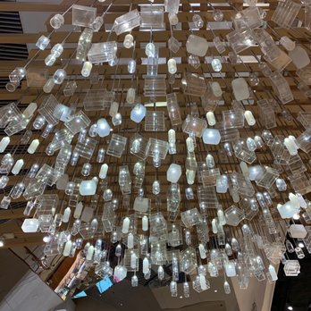 無印良品 - The "Chandelier" - Japanese Near Me - Hong Kong, HK