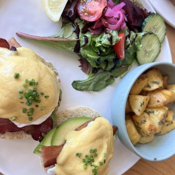 Greenhouse Penryn - Classic Benedict - Salad Near Me - Penryn, California