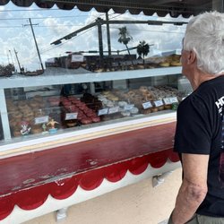 Dan-D-Donuts & Deli