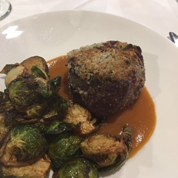 Ken's Steakhouse - Petite Filet - Steakhouses Near Me - Framingham, Massachusetts