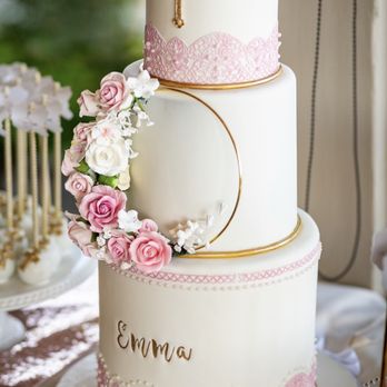 Cake Barn - Beautiful and intricate! Photo by Paul de Leon Photography - Bakeries Near Me