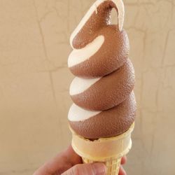93 Express Cafe - Regular size swirl